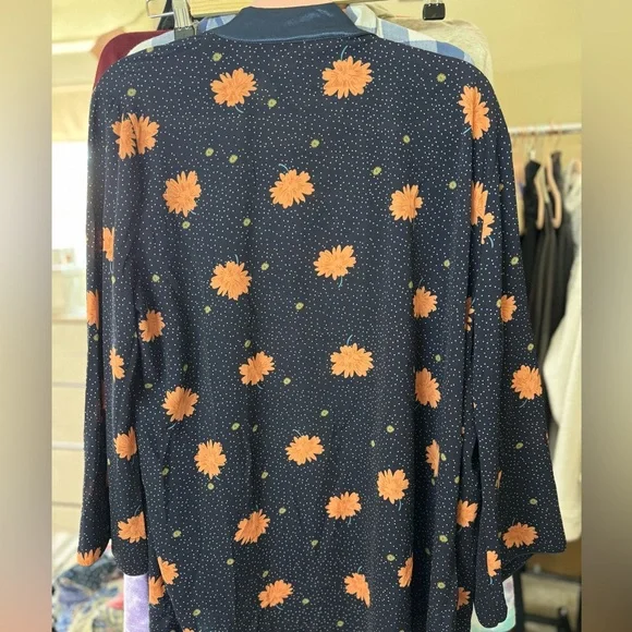POL Floral “Kimono” with Orange Flowers oversized NEW - Picture 4 of 4
